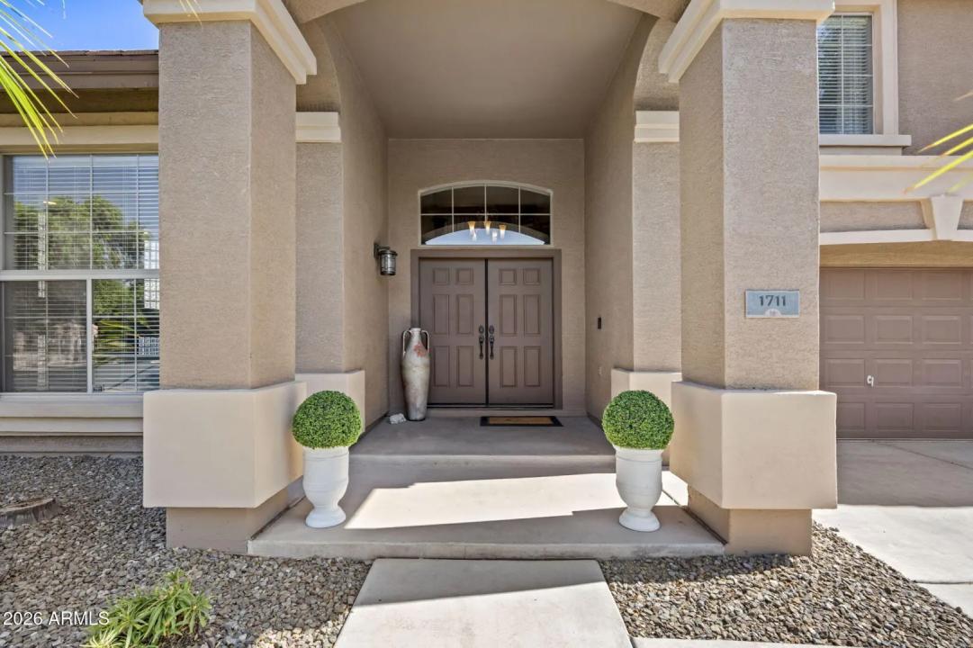 Real Estate Picture 4