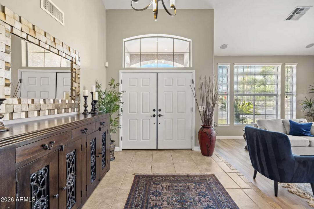 Real Estate Picture 5