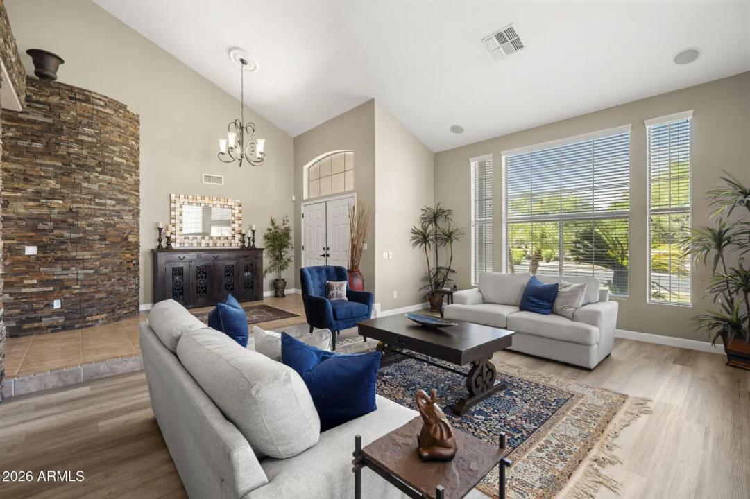 Real Estate Picture 6
