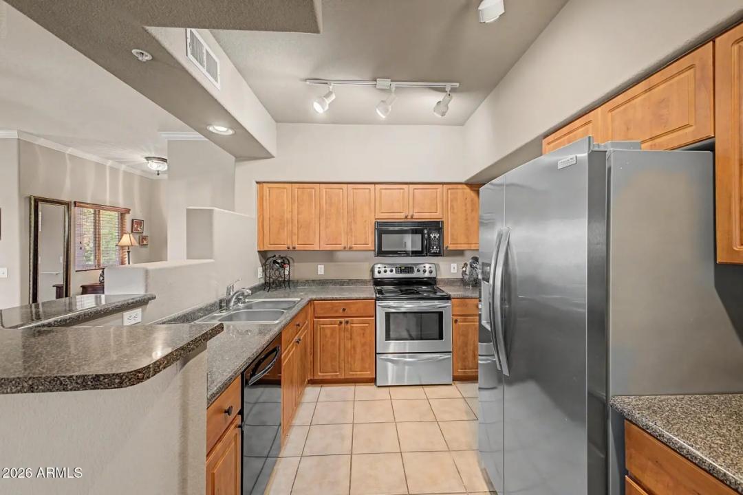 Real Estate Picture 11