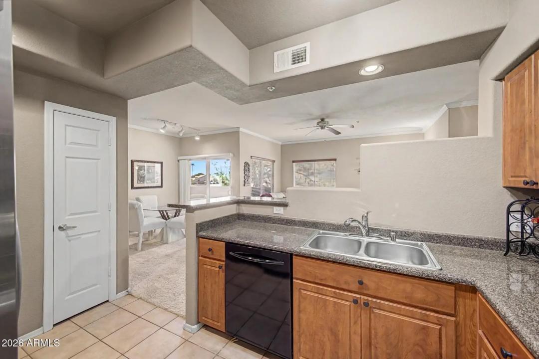 Real Estate Picture 12