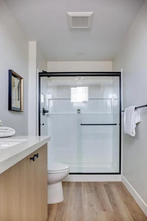 Real Estate Picture 9