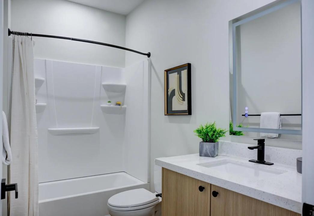 Real Estate Picture 11