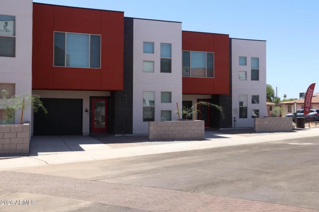 Real Estate Picture 12