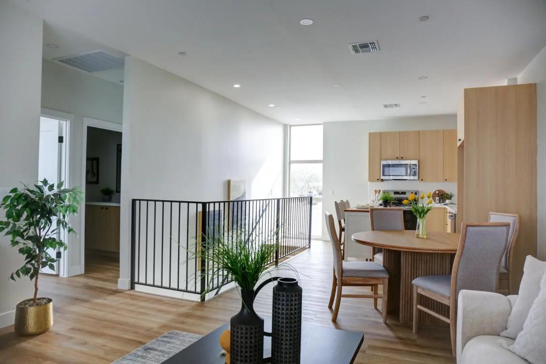 Real Estate Picture 5