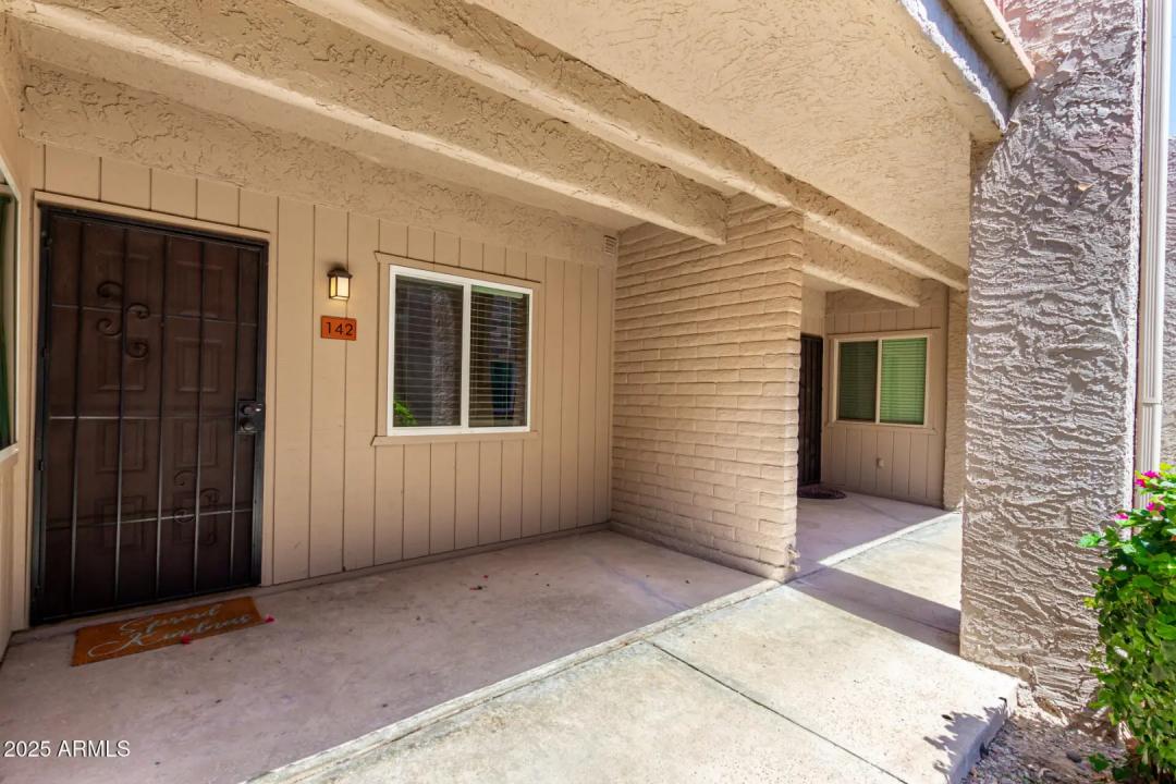 Real Estate Picture 4