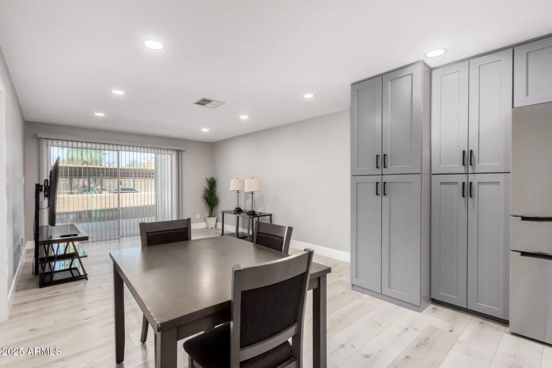 Real Estate Picture 8