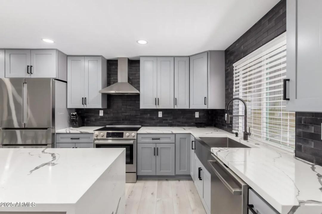 Real Estate Picture 10