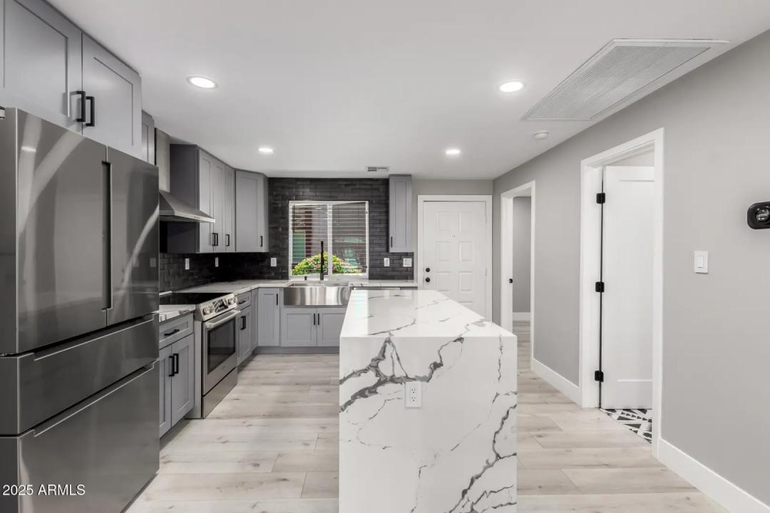 Real Estate Picture 13