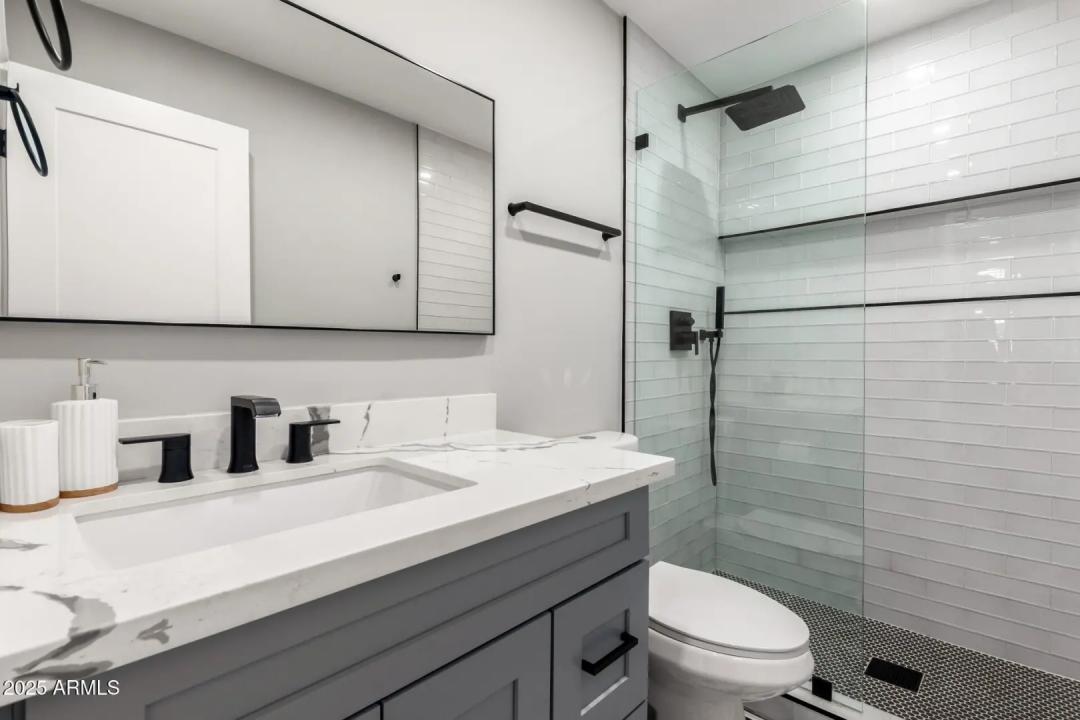 Real Estate Picture 17