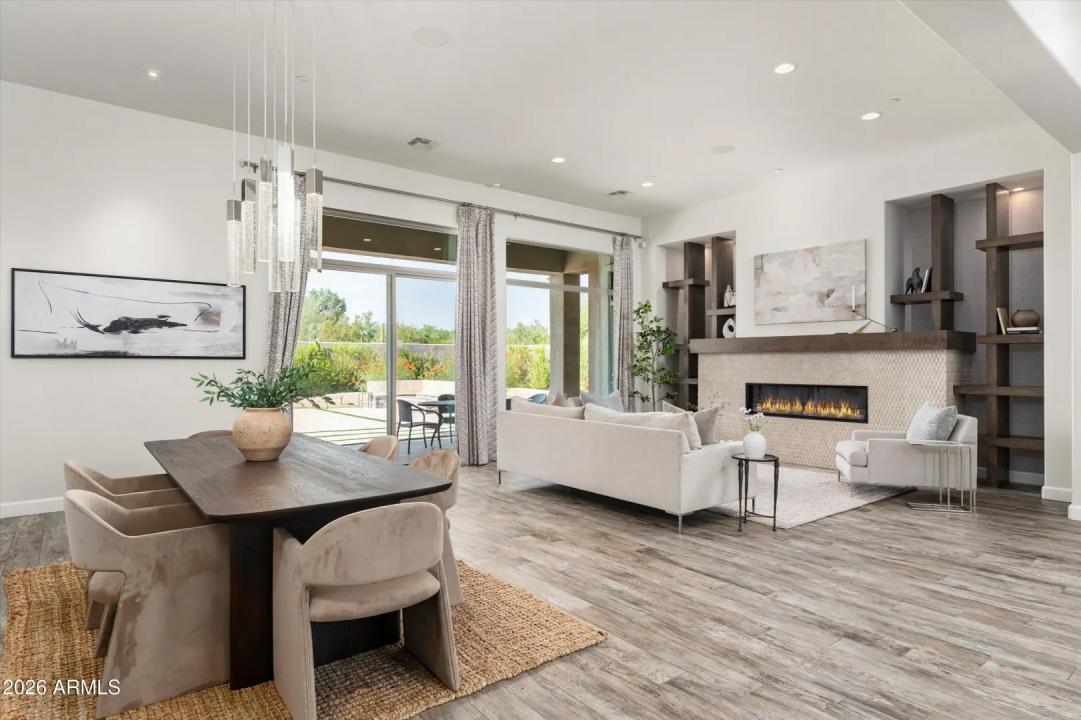 Real Estate Picture 14