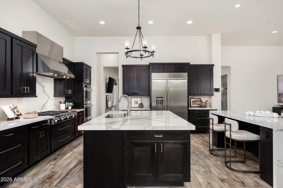 Real Estate Picture 6