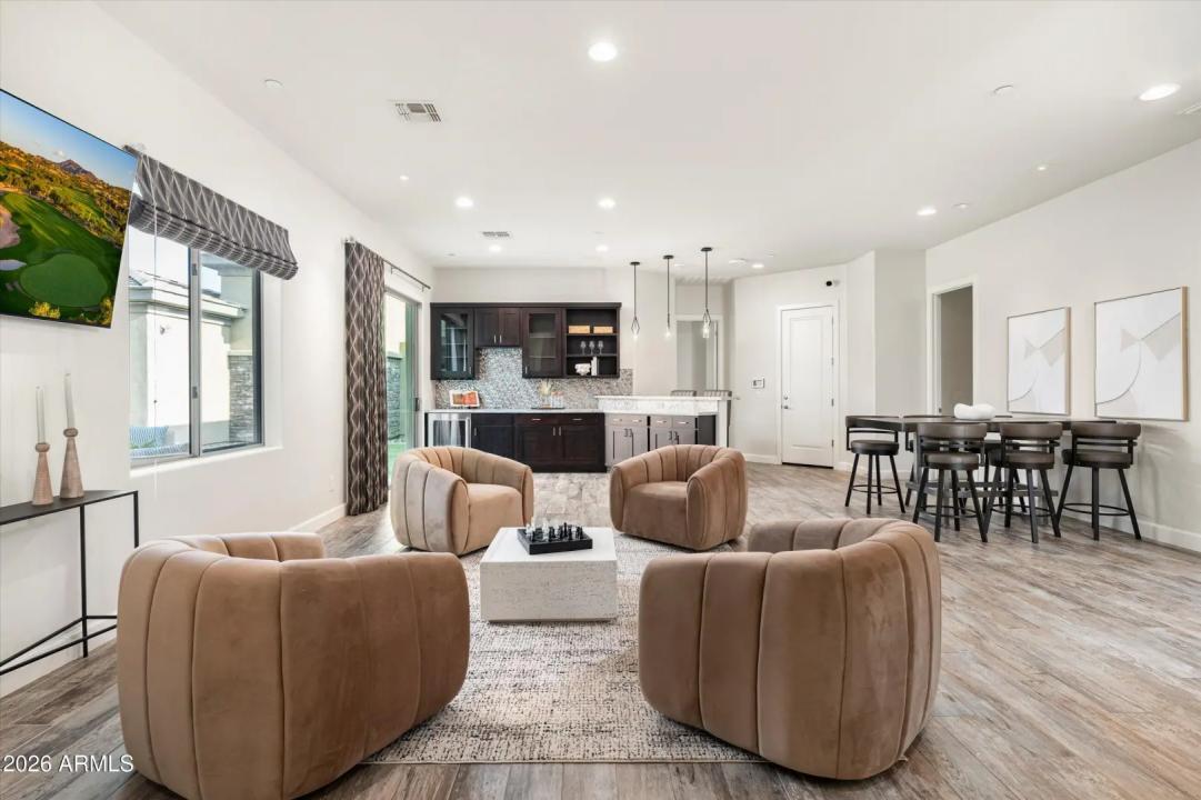 Real Estate Picture 17
