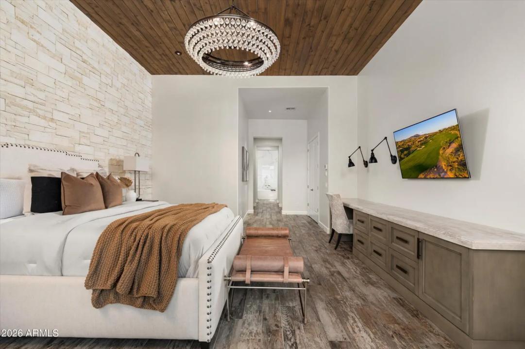 Real Estate Picture 21