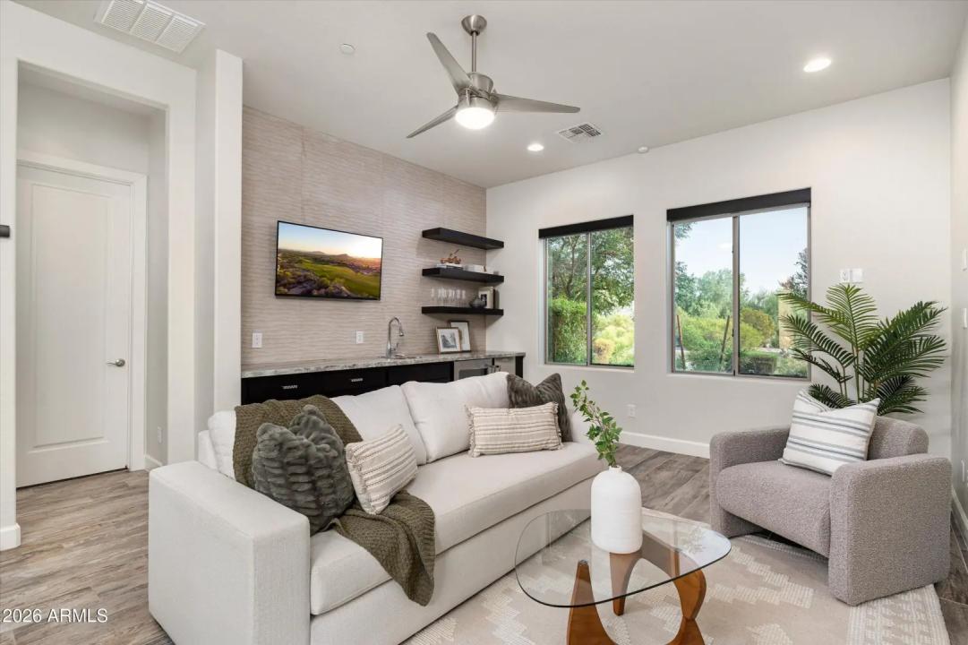 Real Estate Picture 30