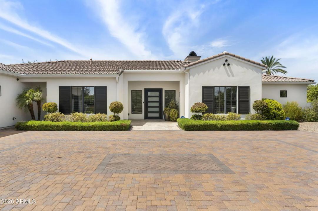 Real Estate Picture 6