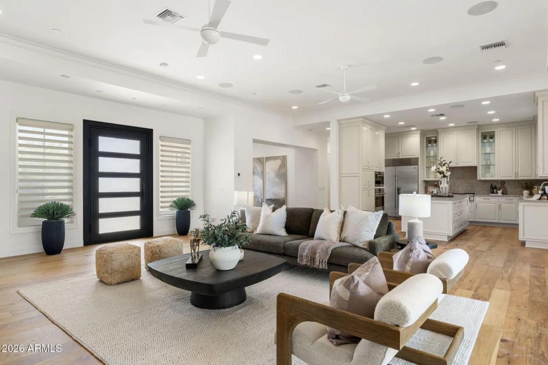 Real Estate Picture 7