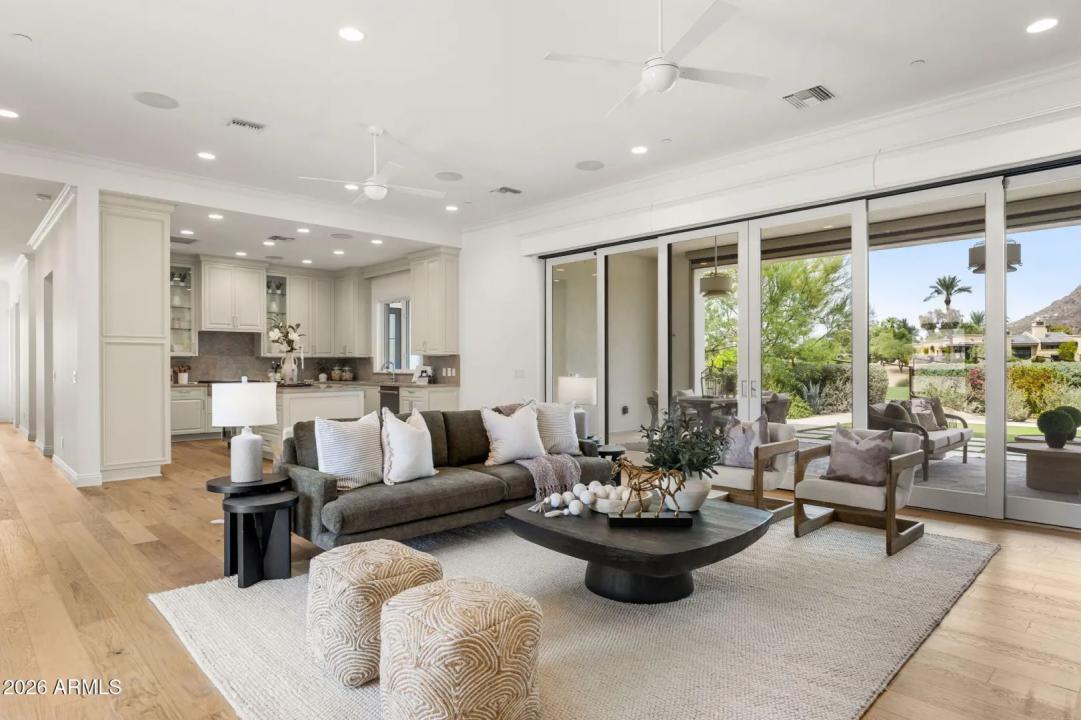 Real Estate Picture 8