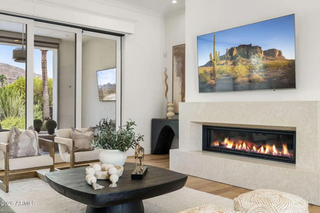 Real Estate Picture 4