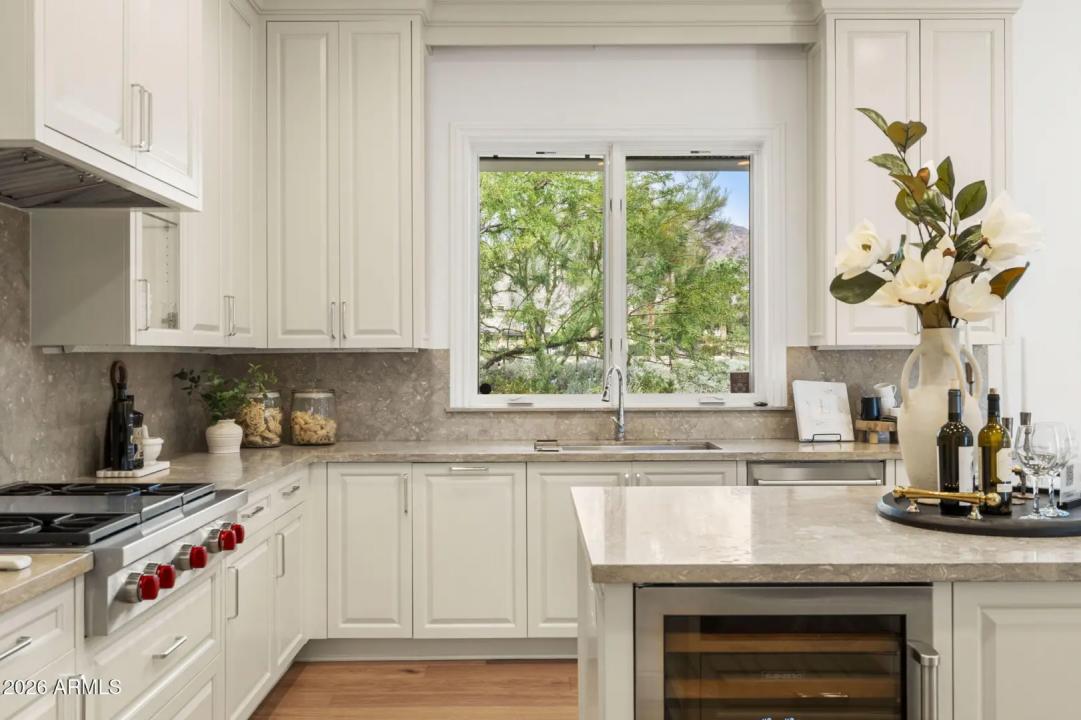 Real Estate Picture 5