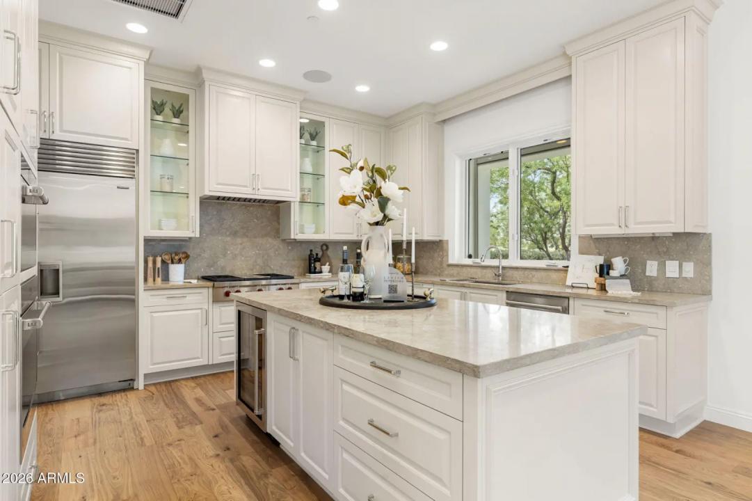Real Estate Picture 12