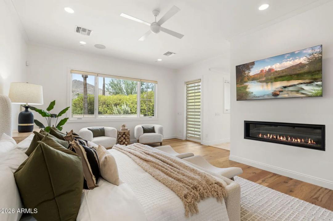 Real Estate Picture 14