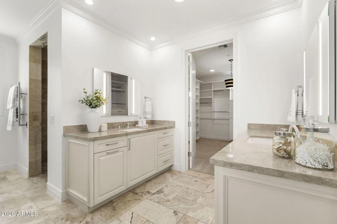 Real Estate Picture 16