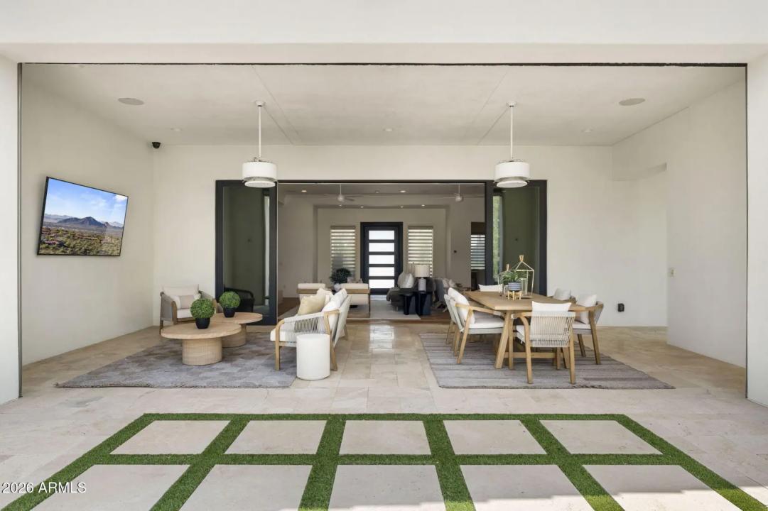 Real Estate Picture 24