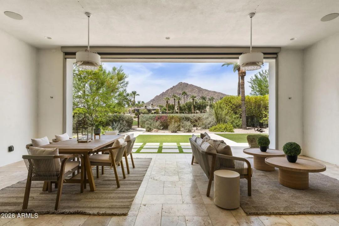 Real Estate Picture 3