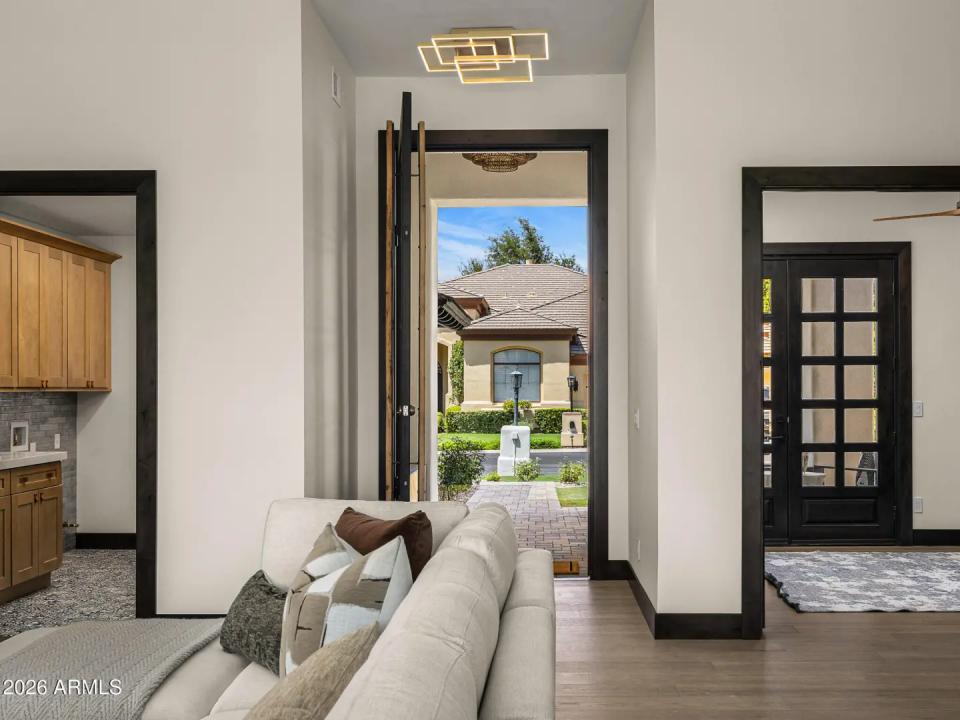 Real Estate Picture 3