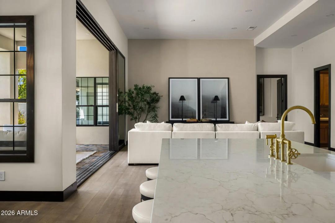 Real Estate Picture 8