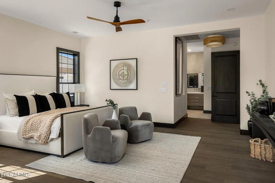 Real Estate Picture 11