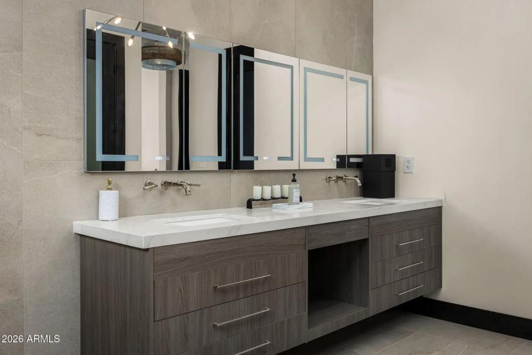 Real Estate Picture 15