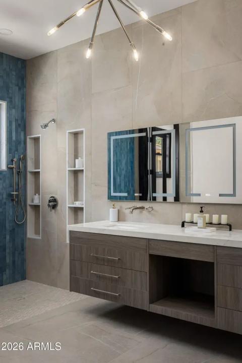 Real Estate Picture 14