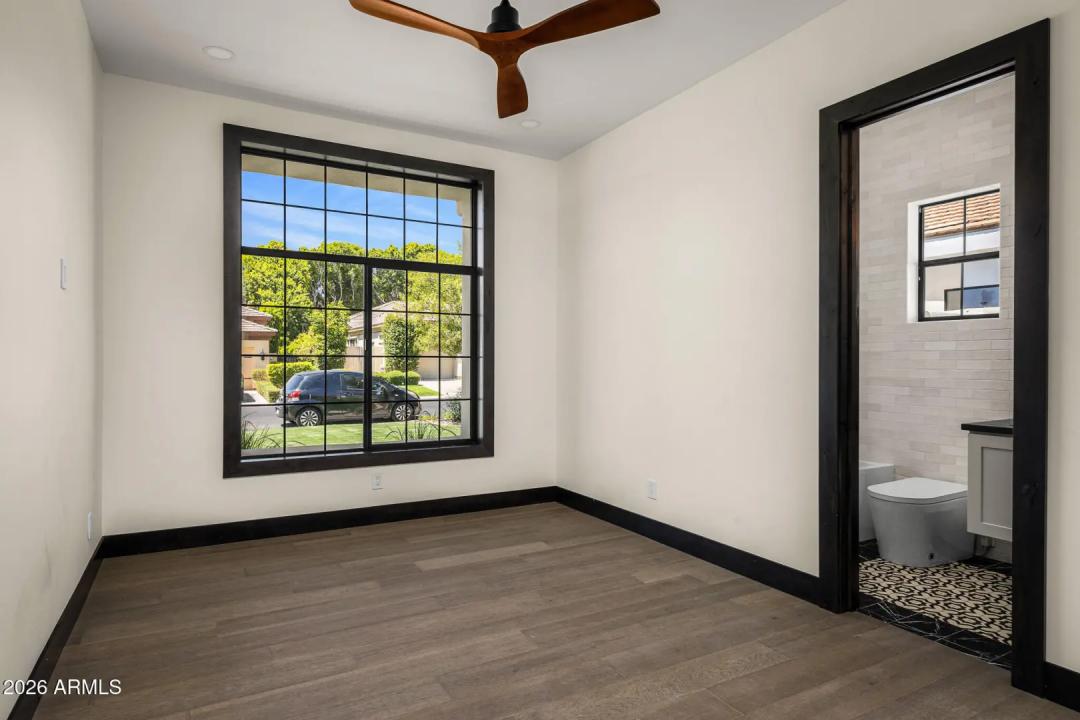 Real Estate Picture 20