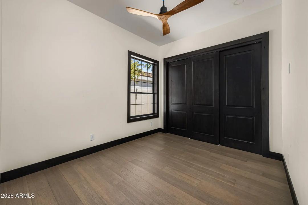 Real Estate Picture 24