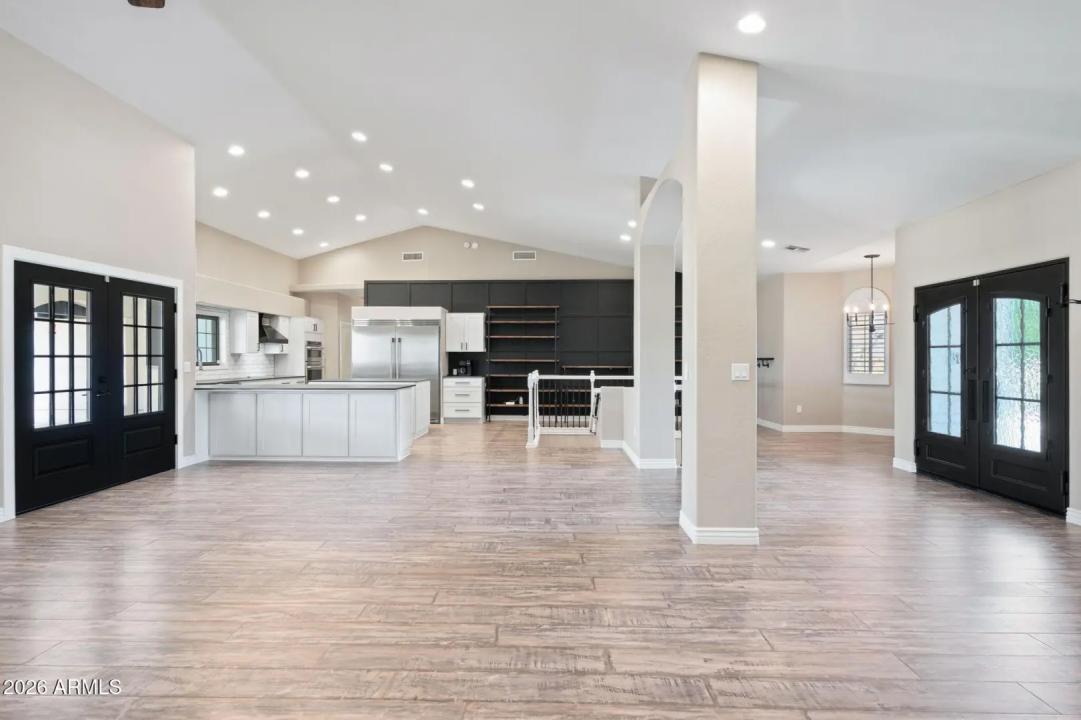 Real Estate Picture 5