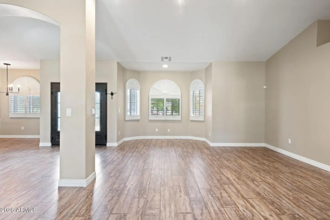 Real Estate Picture 7