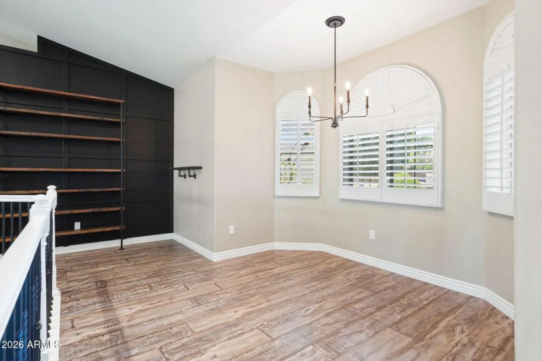 Real Estate Picture 8