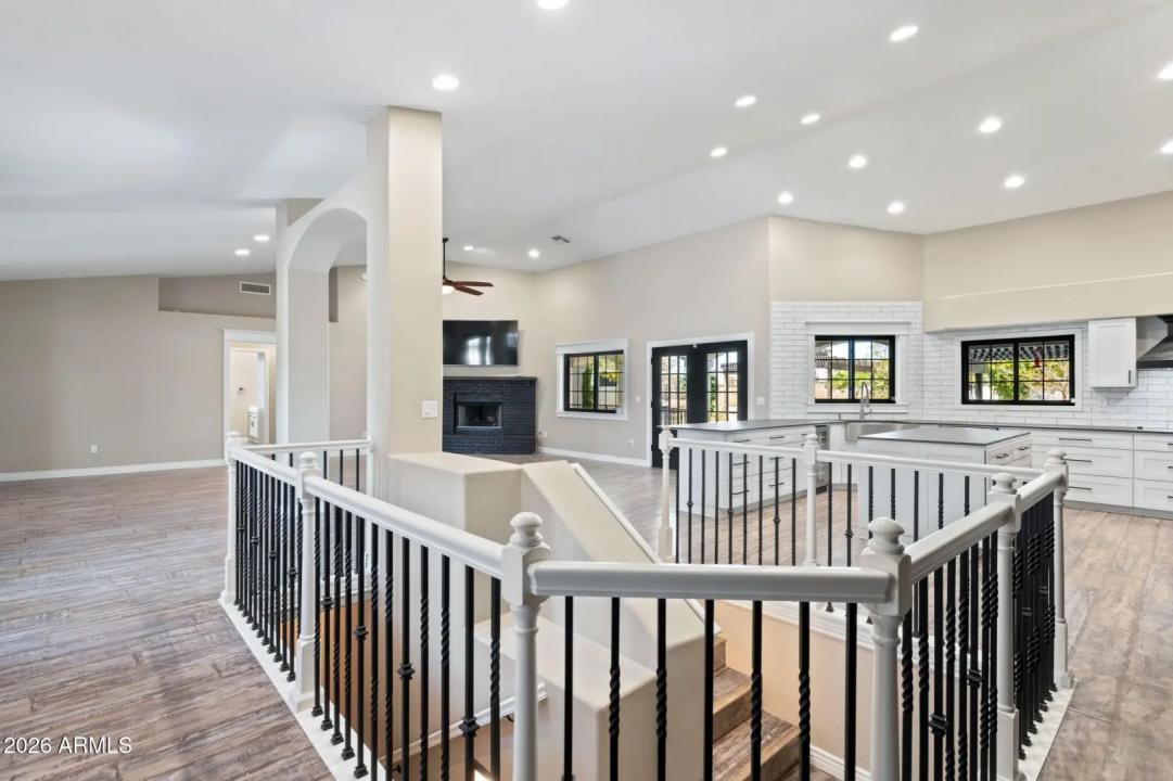 Real Estate Picture 9