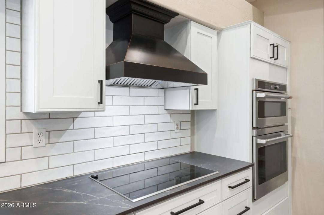 Real Estate Picture 12
