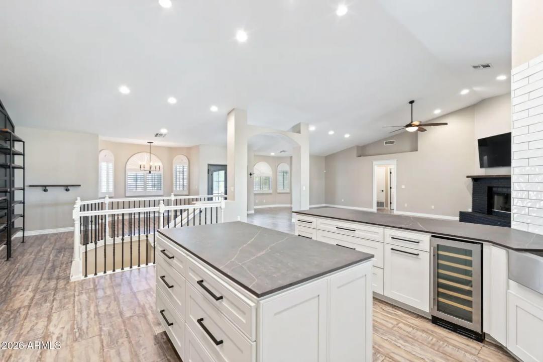 Real Estate Picture 13