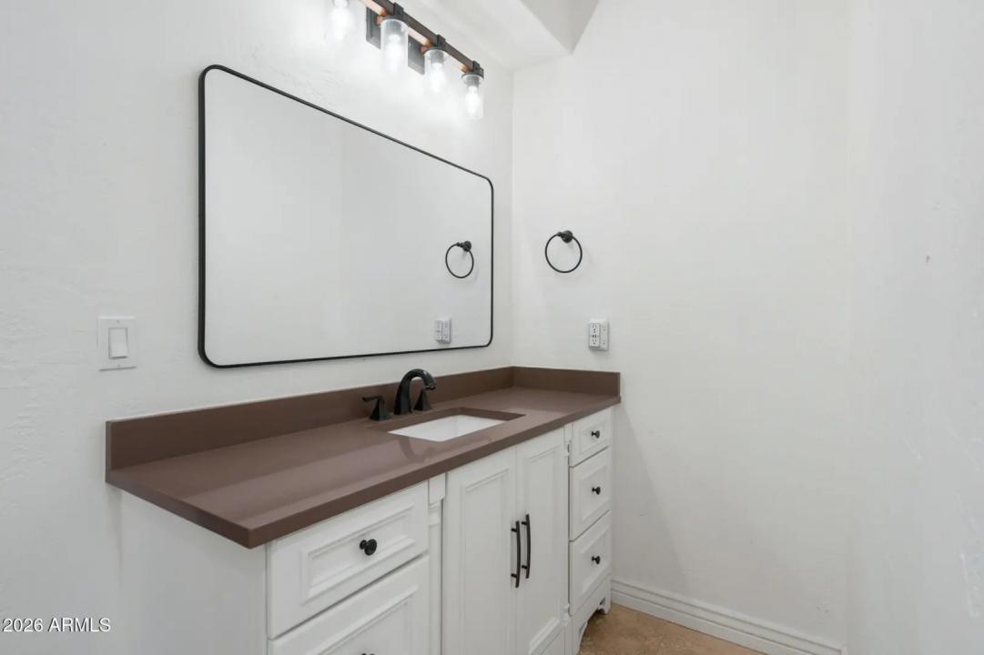 Real Estate Picture 18