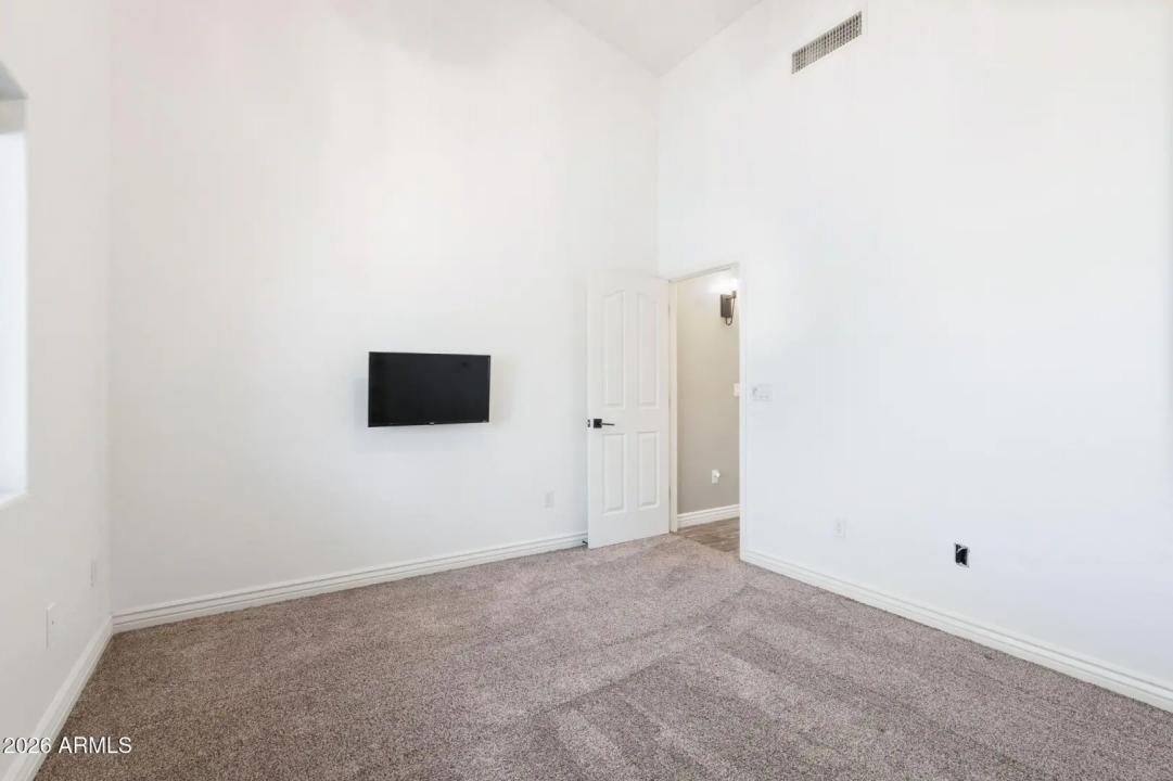 Real Estate Picture 28