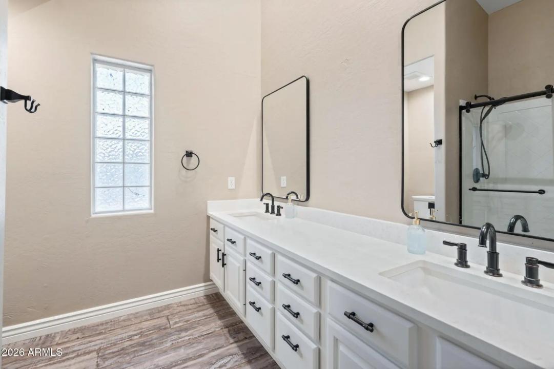 Real Estate Picture 29
