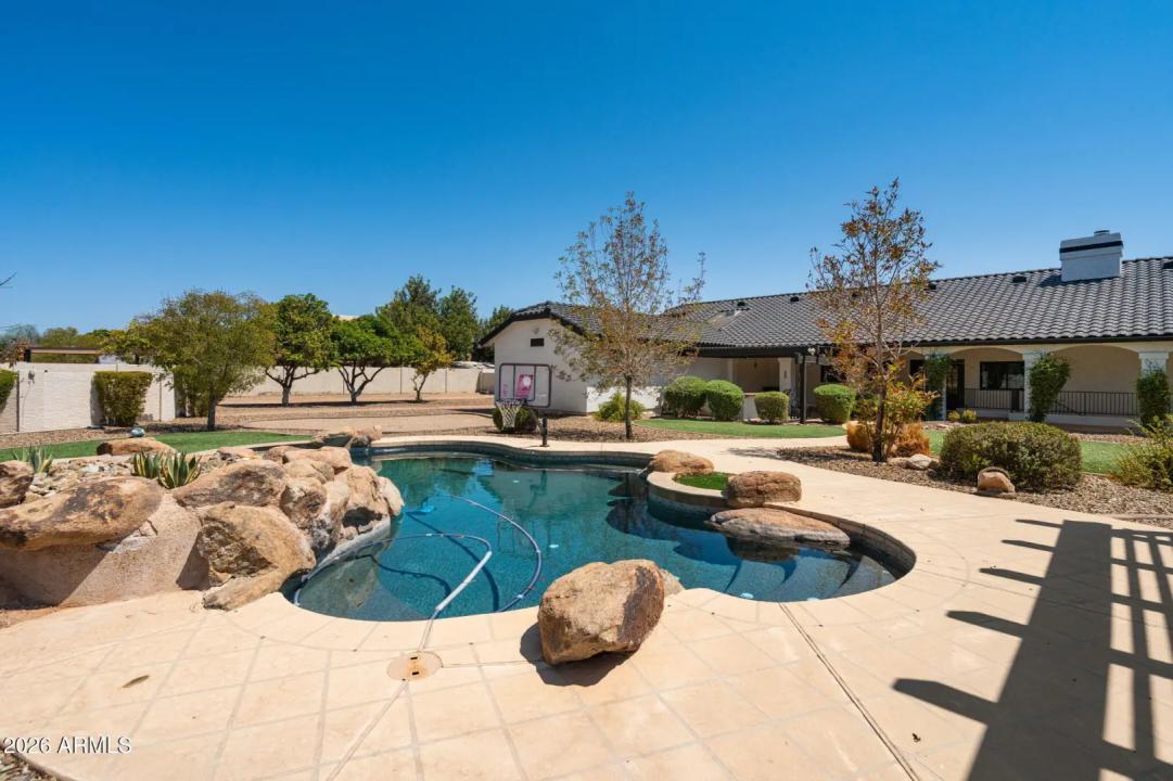 Real Estate Picture 50