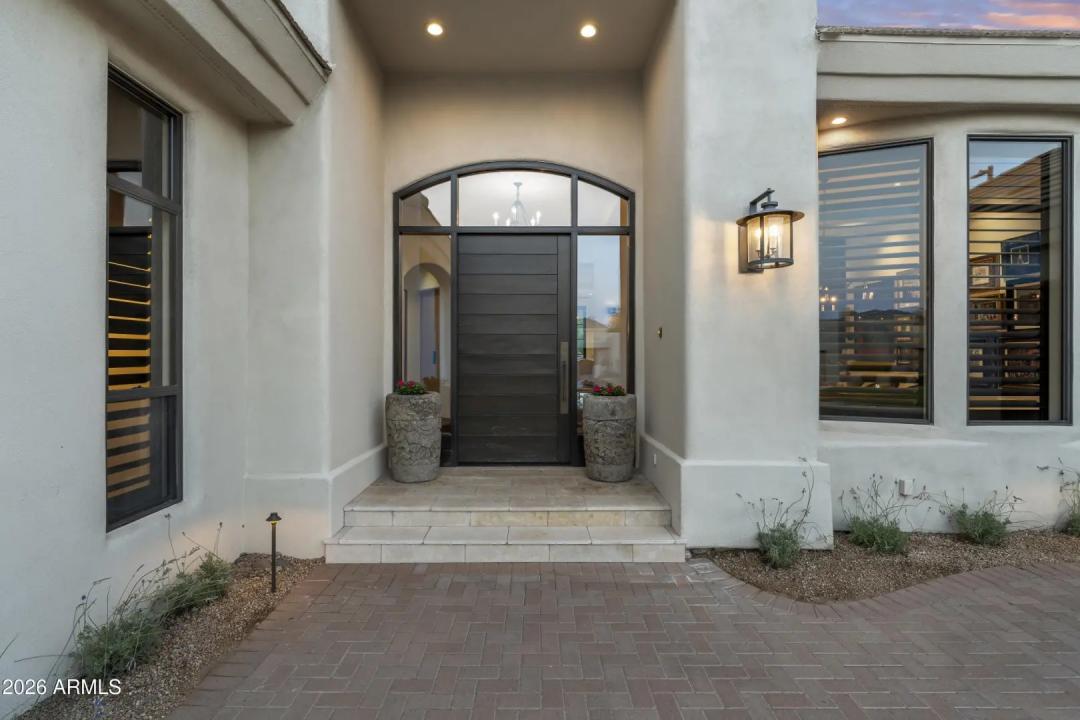 Real Estate Picture 4