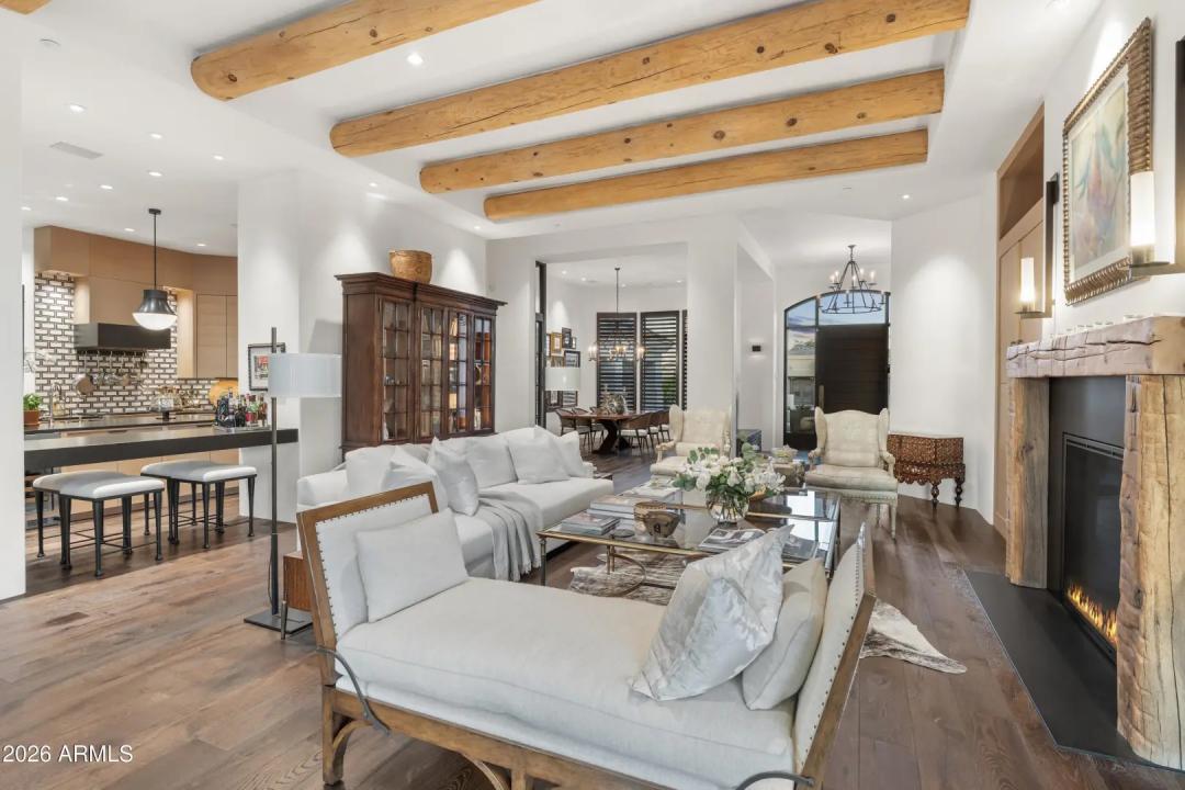 Real Estate Picture 14