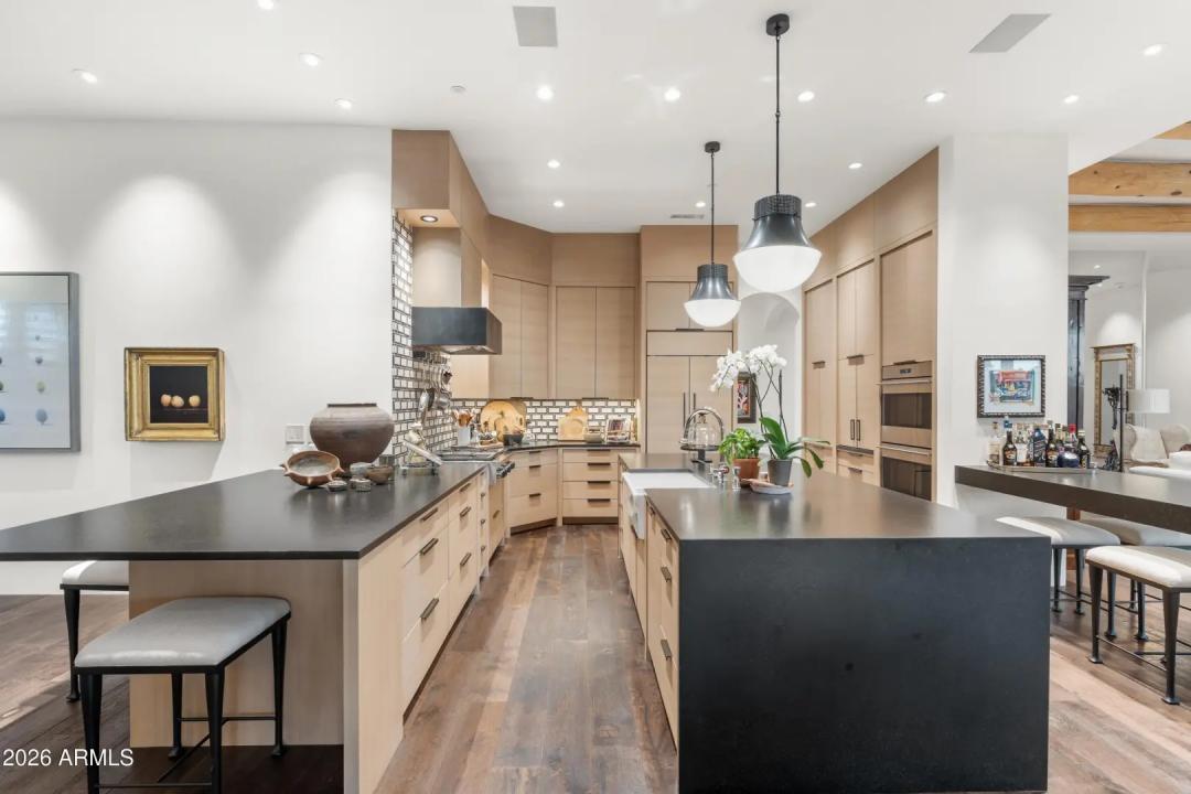 Real Estate Picture 17