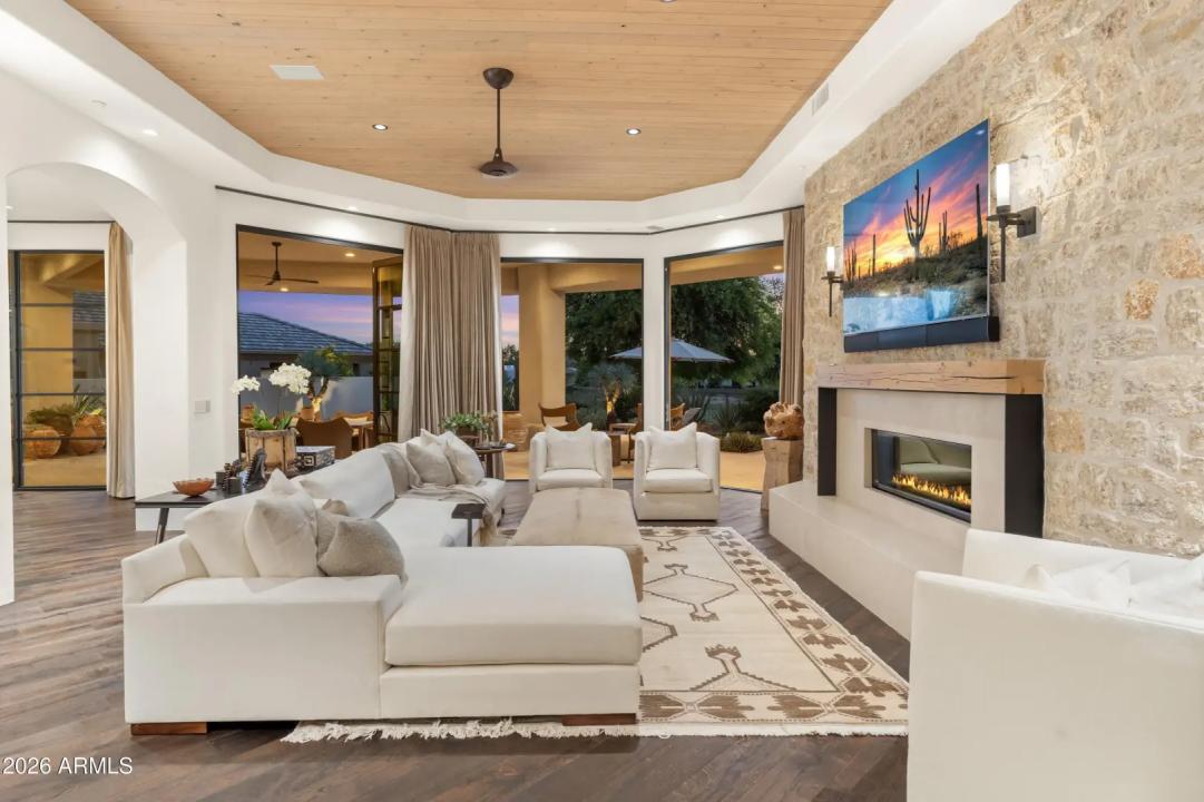 Real Estate Picture 23